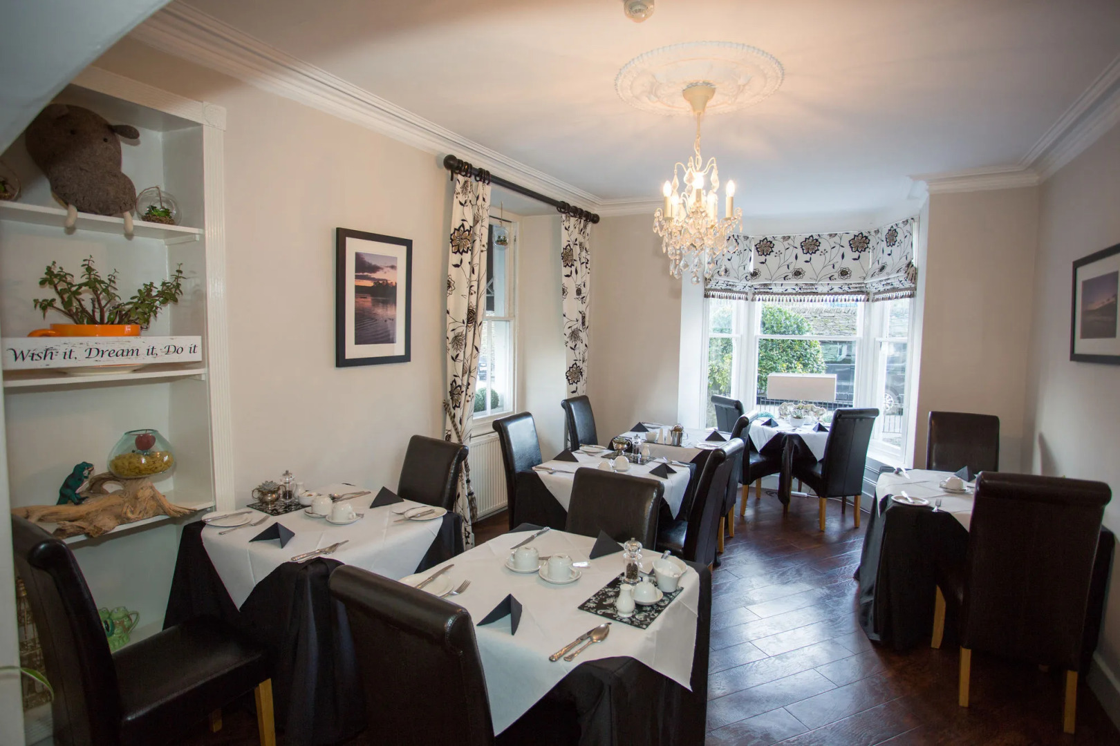 Holly Lodge Guest House