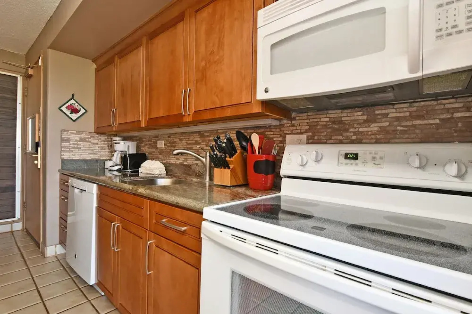 Maui Kaanapali S #a317 Studio Bedroom Condo by RedAwning