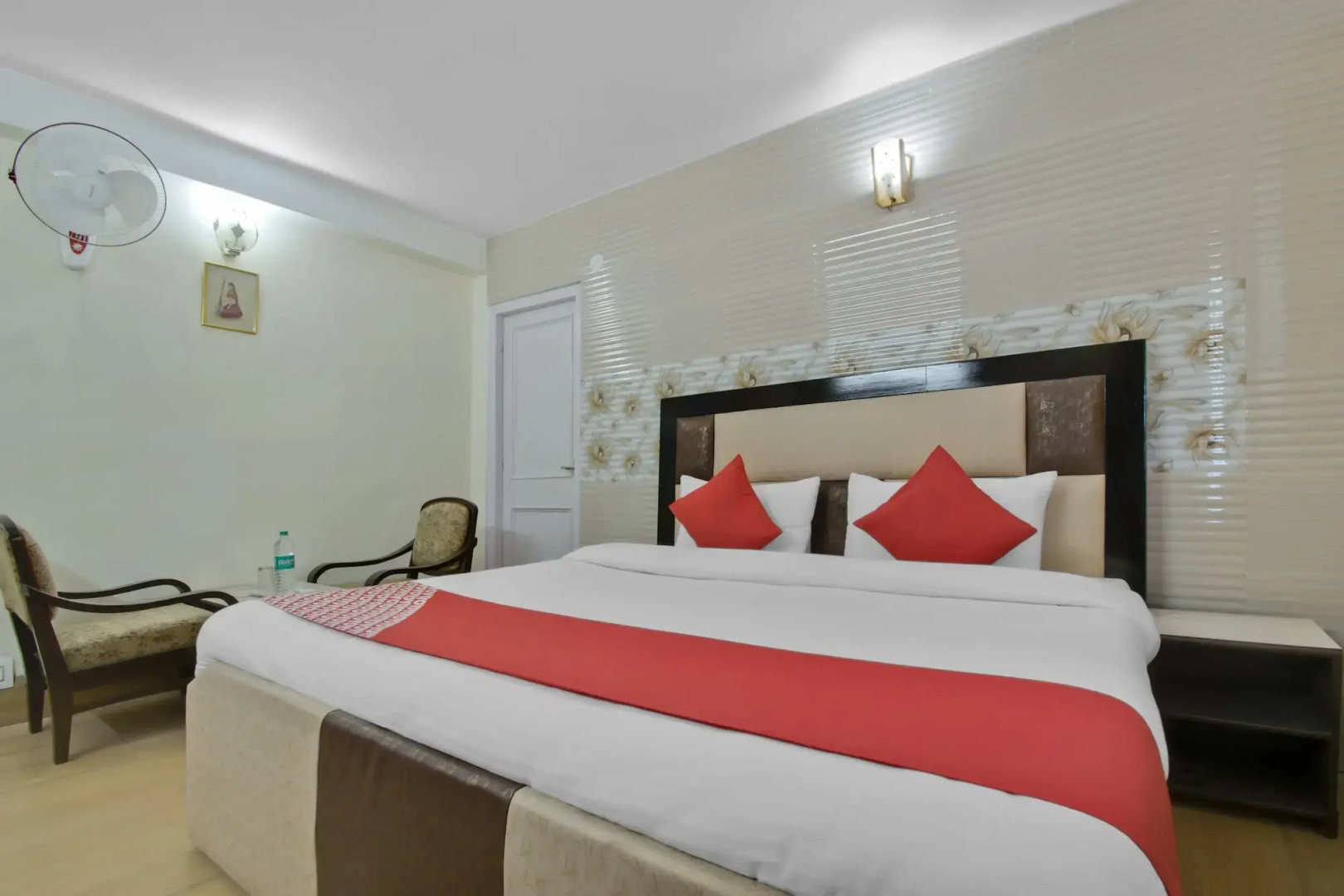 Capital O 11741 Hotel Nest