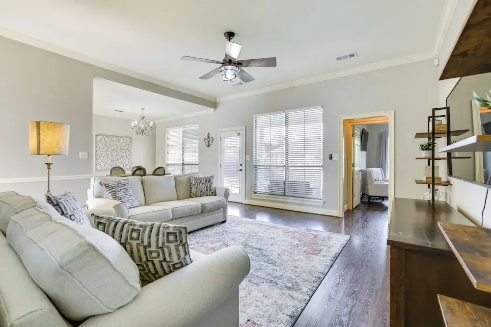 Canalfront Baton Rouge Home w/ Patio: 6 Mi to Lsu!