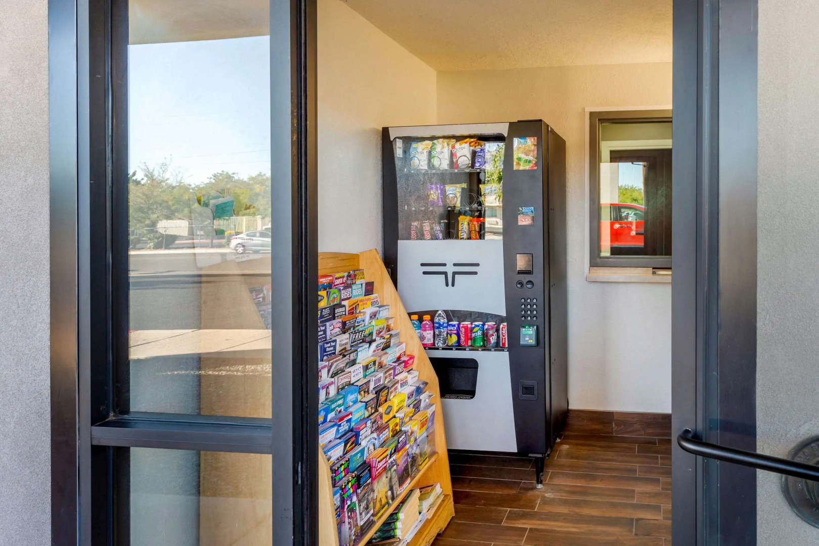 Econo Lodge West - Coors Blvd