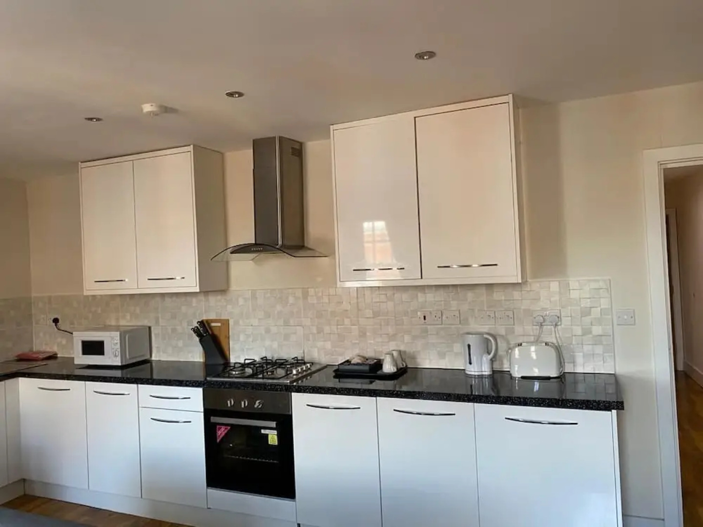 Luxurious Modern One Bedroom Apartment