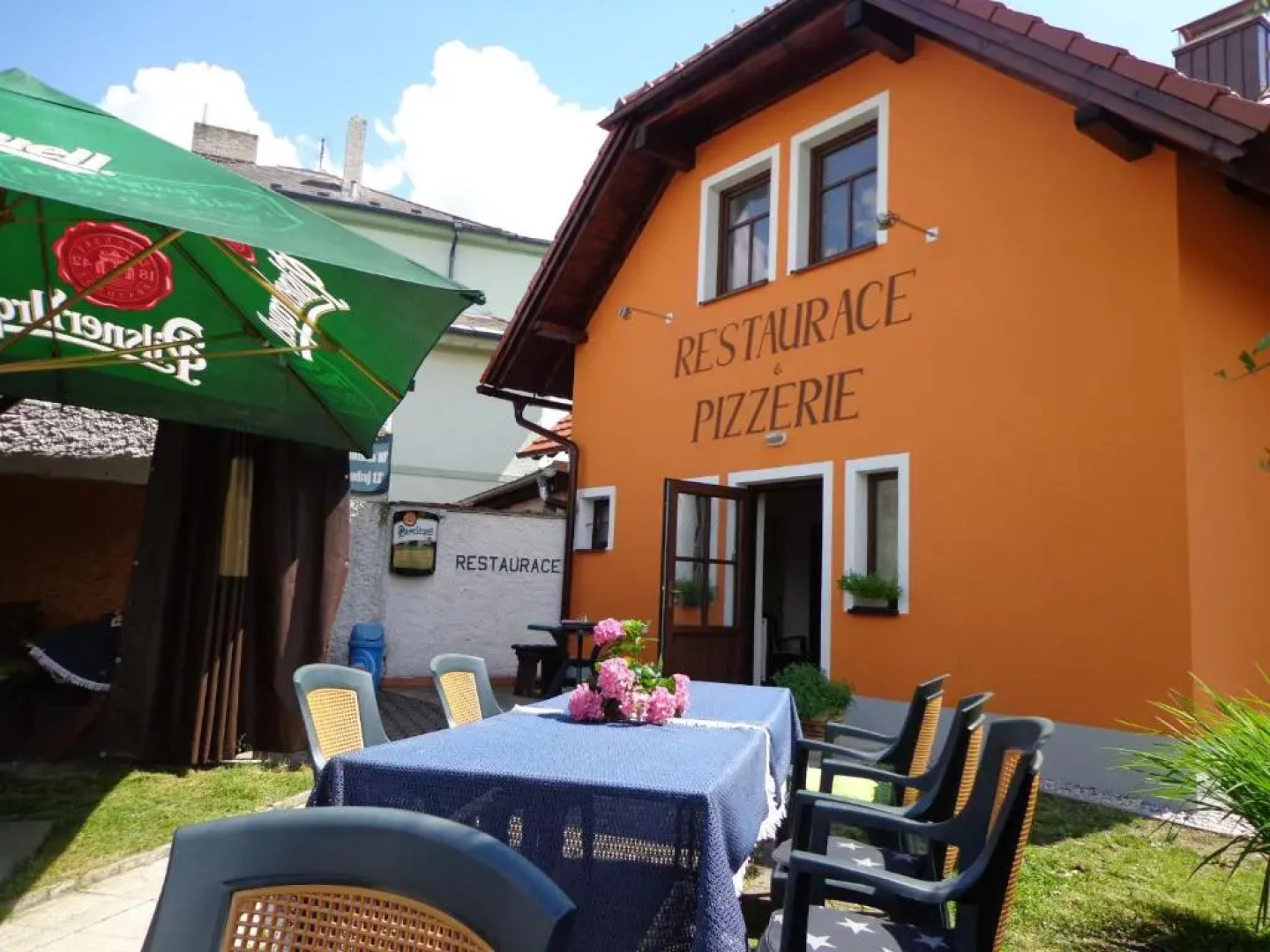 Penzion a restaurace U Strnada