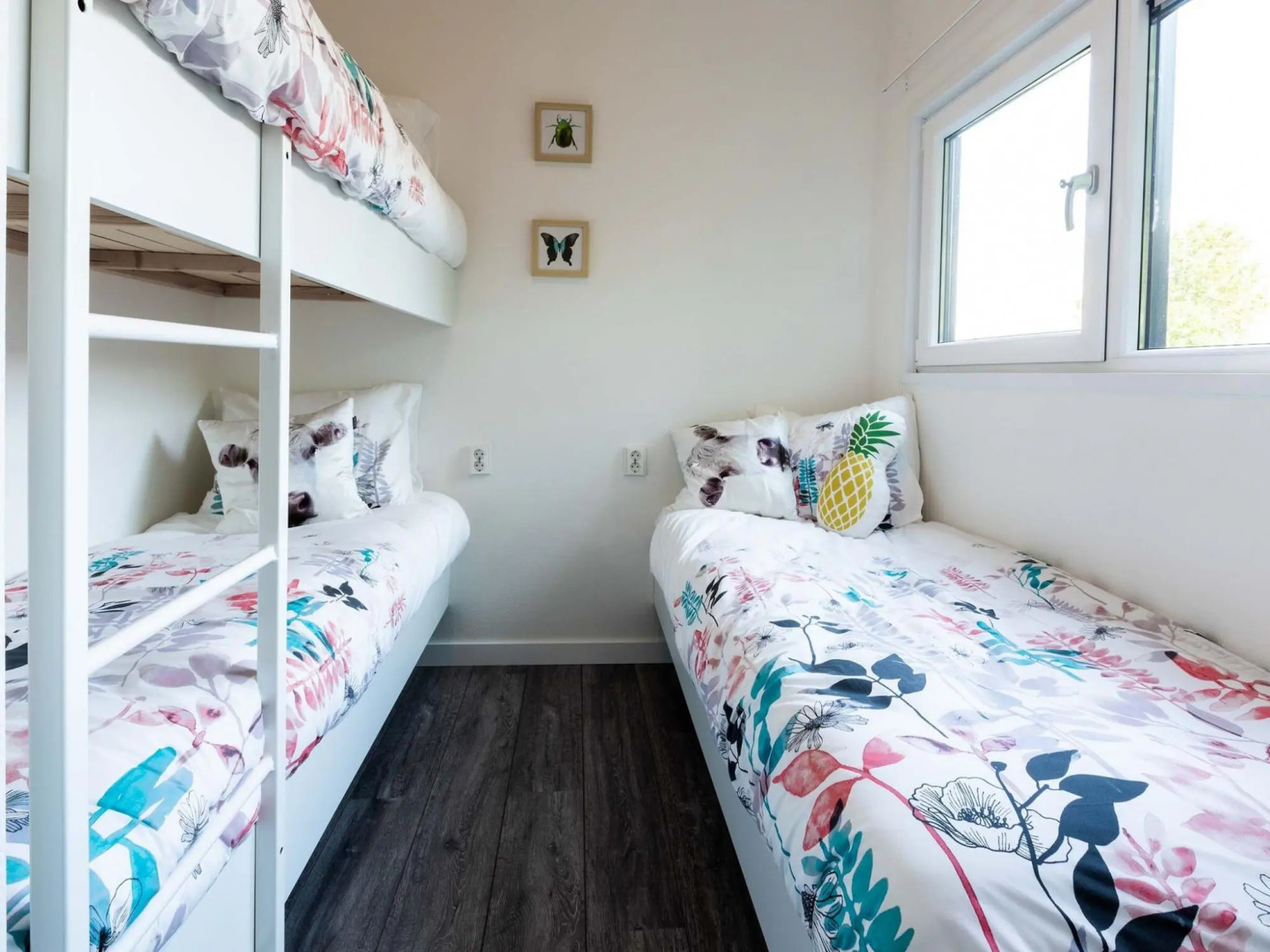 Modern chalet with sauna and spa, on a holiday park in a wetland area