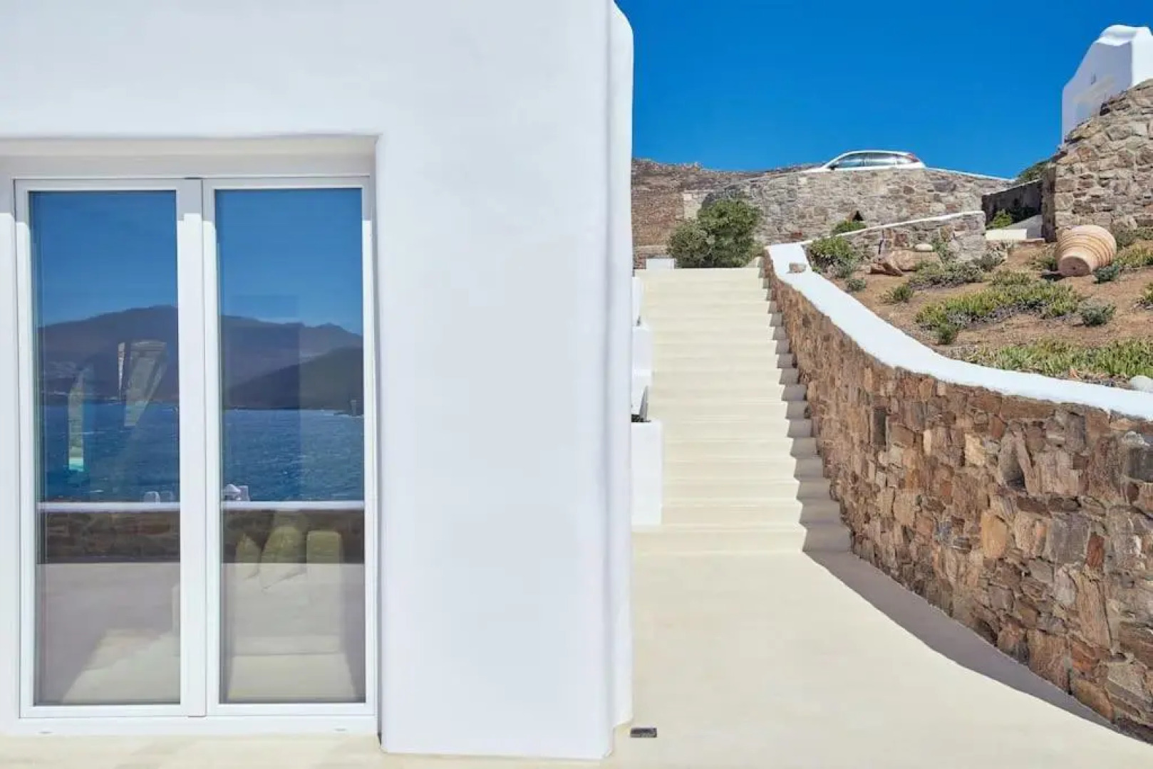 Private Villa Beachfront 30steps to Alemagou Beach