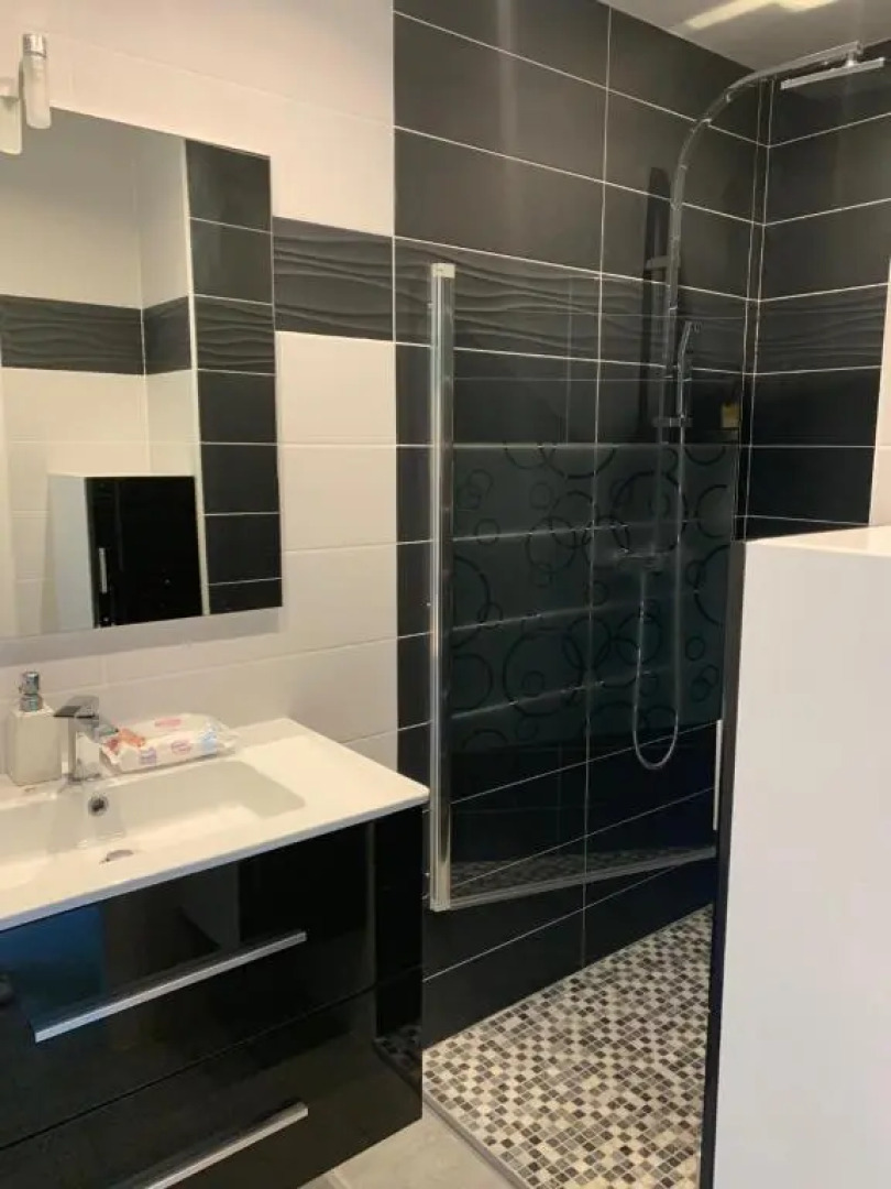 meublé au calme à 1 minute de la plage