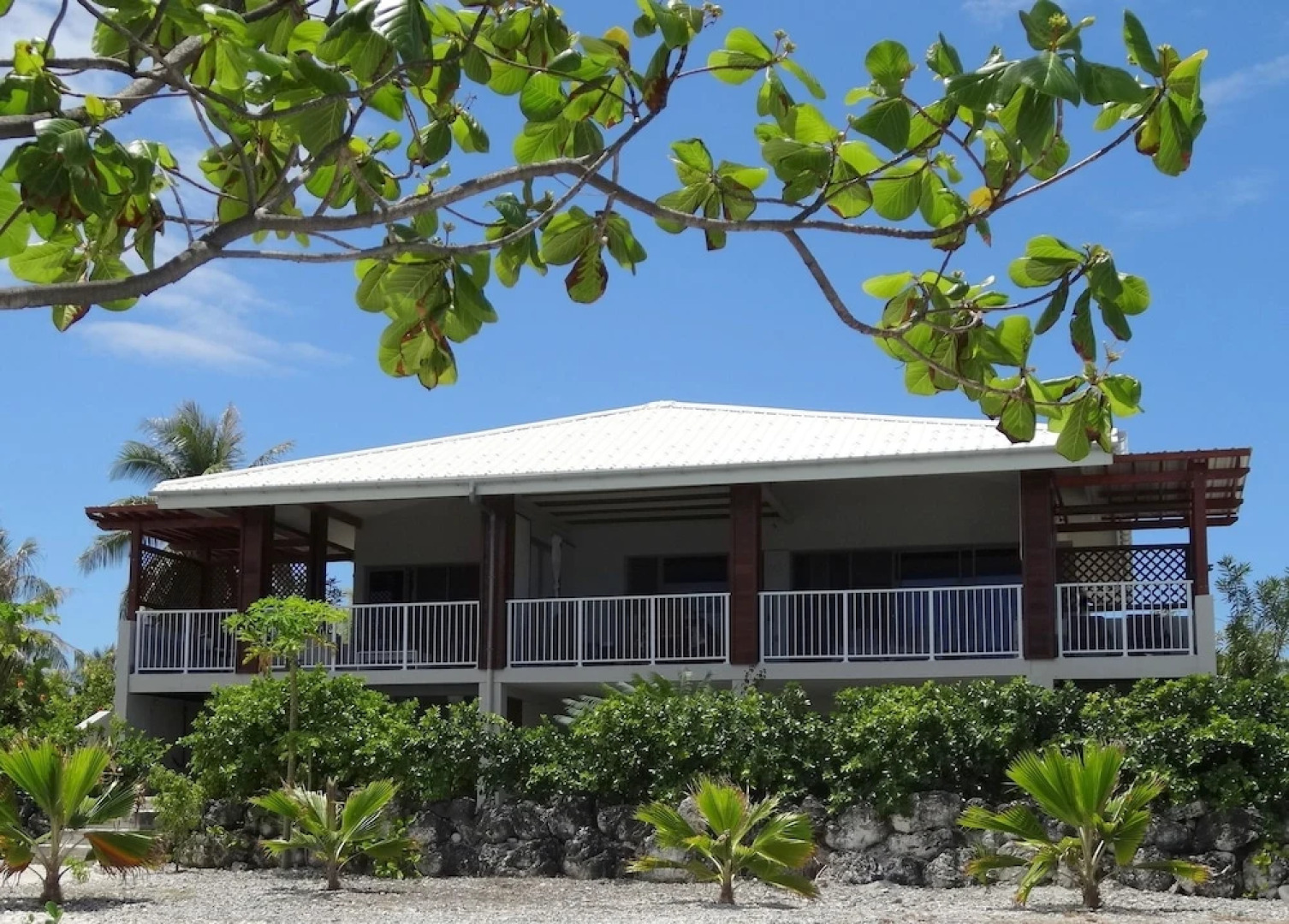 Rangiroa Tiputa Lodge B&B