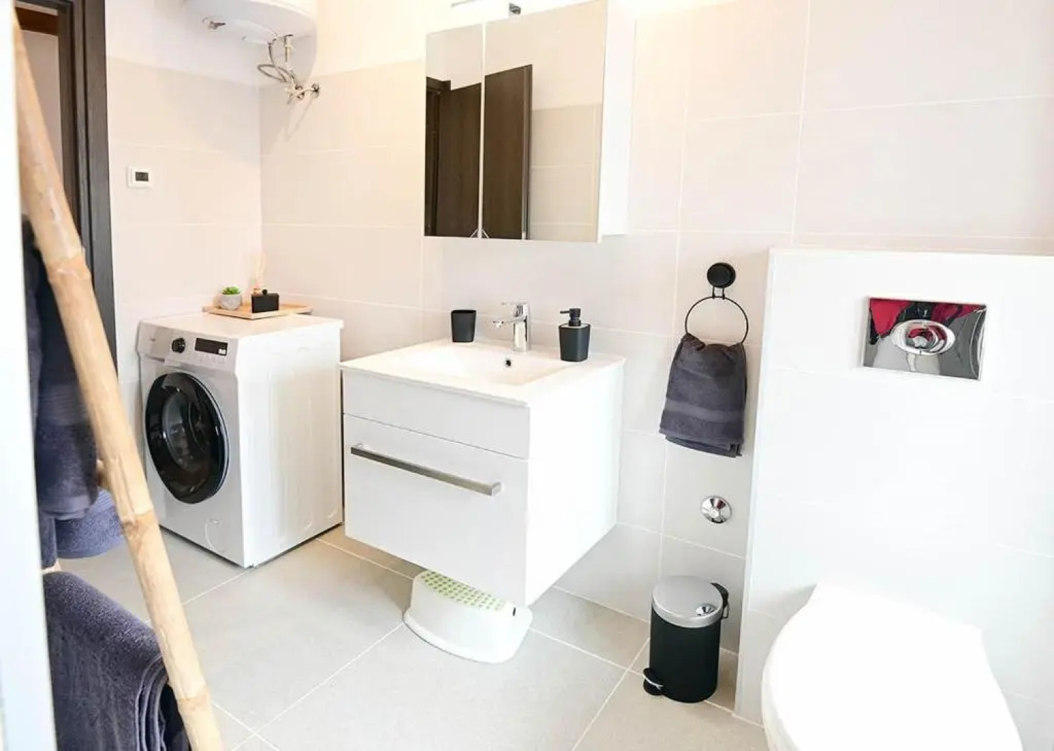 Apartment D & Studio L