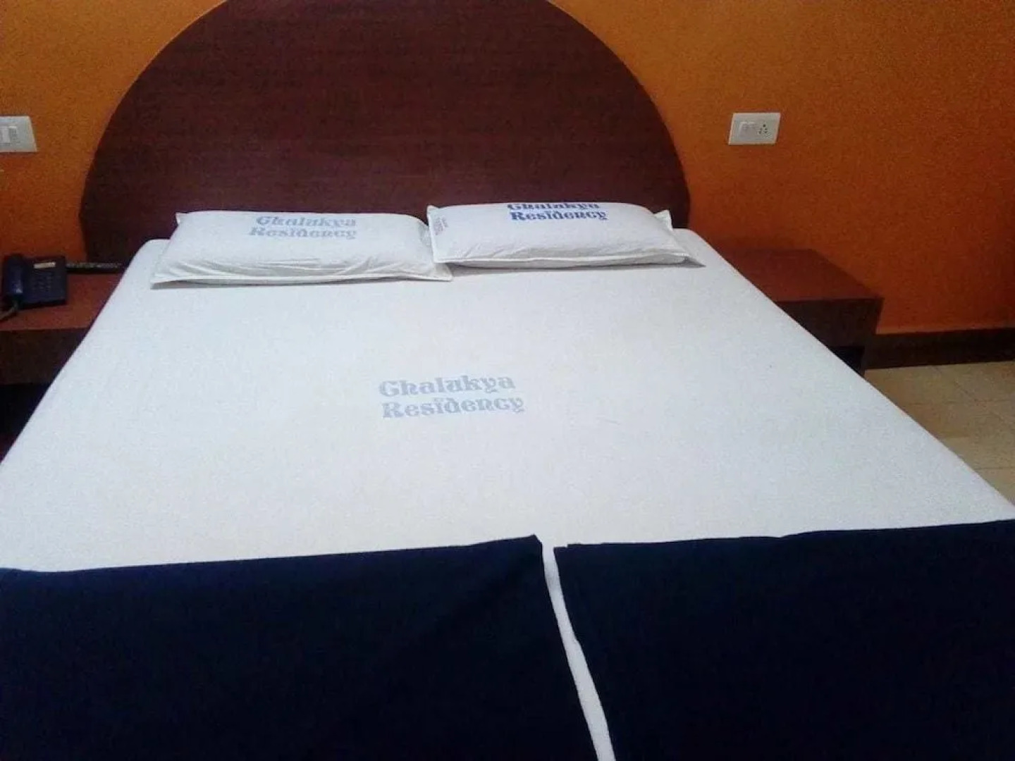 Iroomz Chalukya Residency