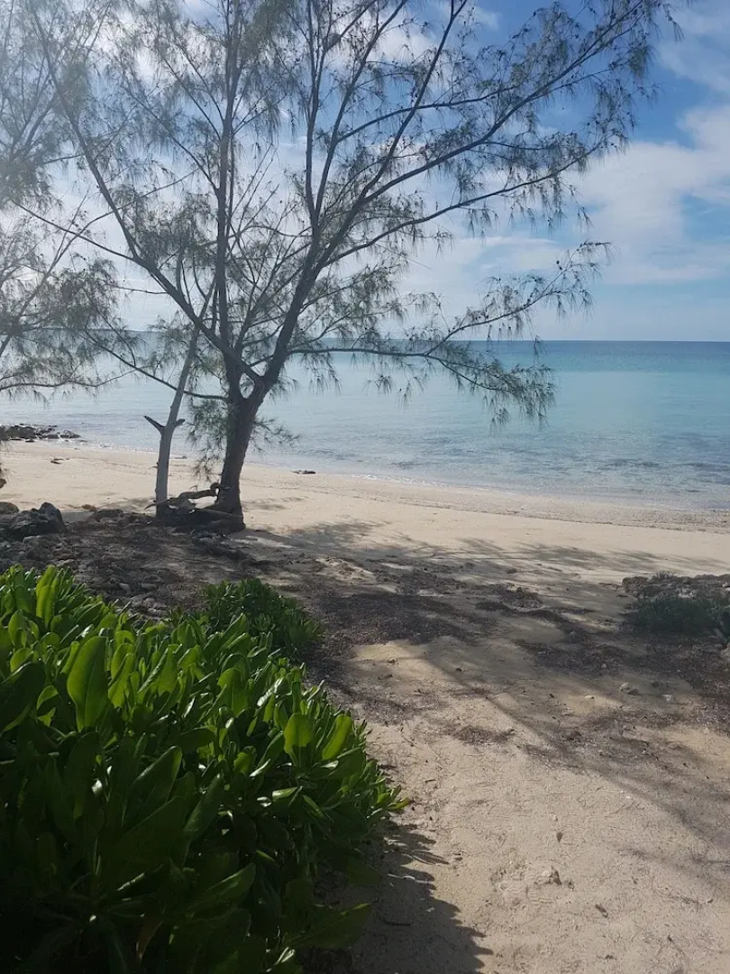 Island Oasis: Luxury Villa With Private Pool And Beach Access