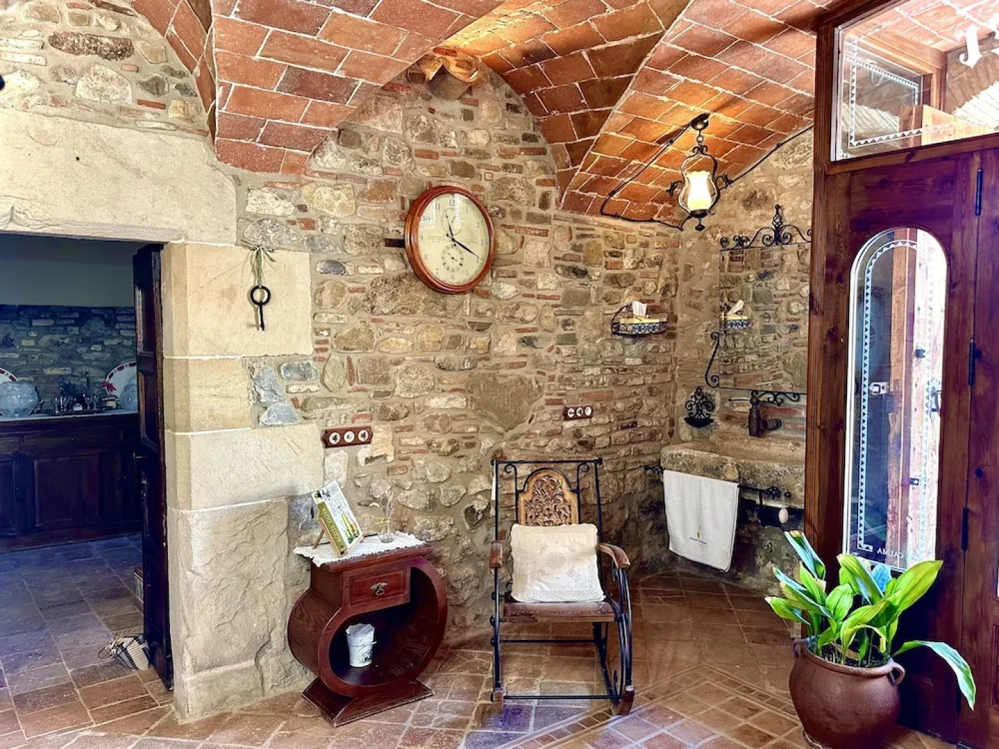 Masia Can Viver - Olive oil tourism B&B