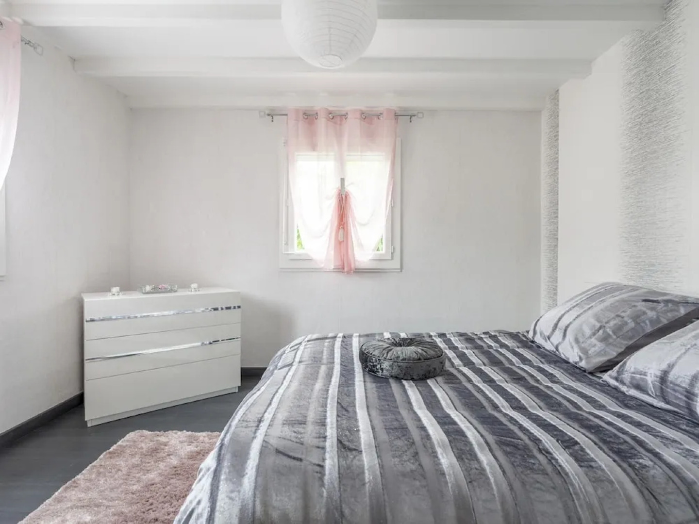 Attractive Holiday Home in Cessenon-sur-orb With Terrace