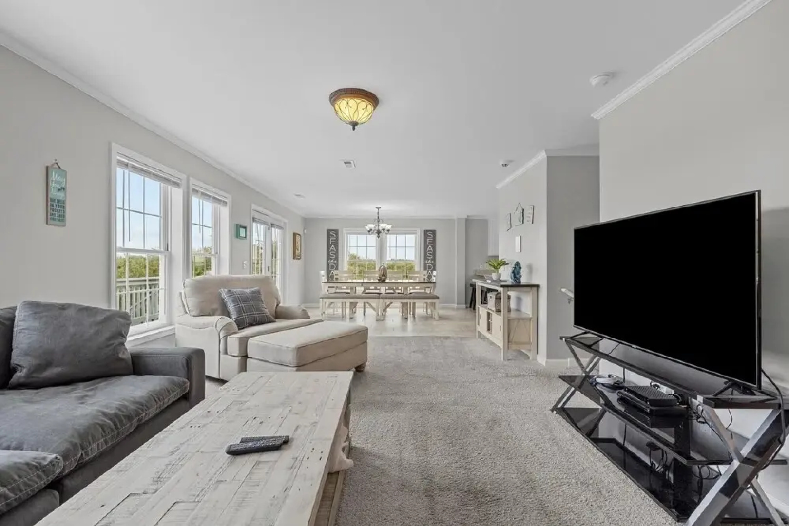 Seas The Moment 5 Bedroom Home by RedAwning