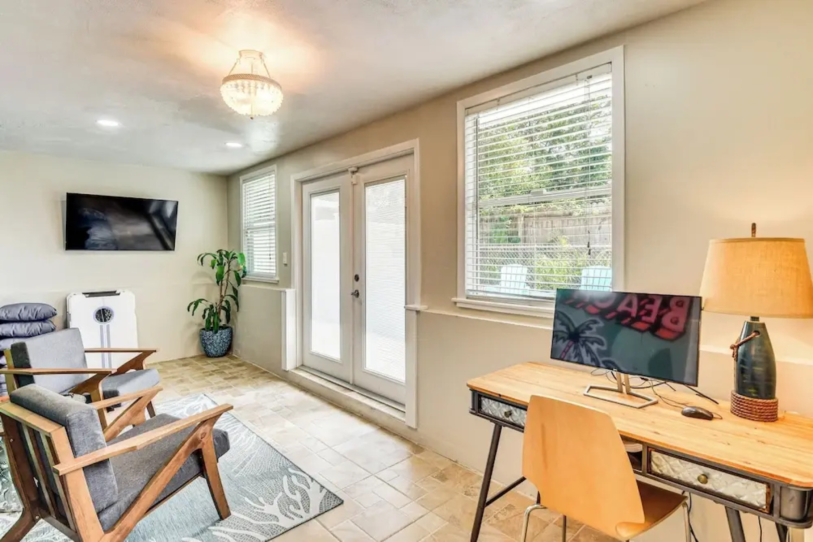 Apt 3 Mi to Beach & Daytona Boardwalk Amusements!