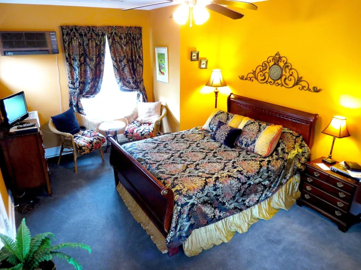 Inn on Crescent Lake Bed and Breakfast