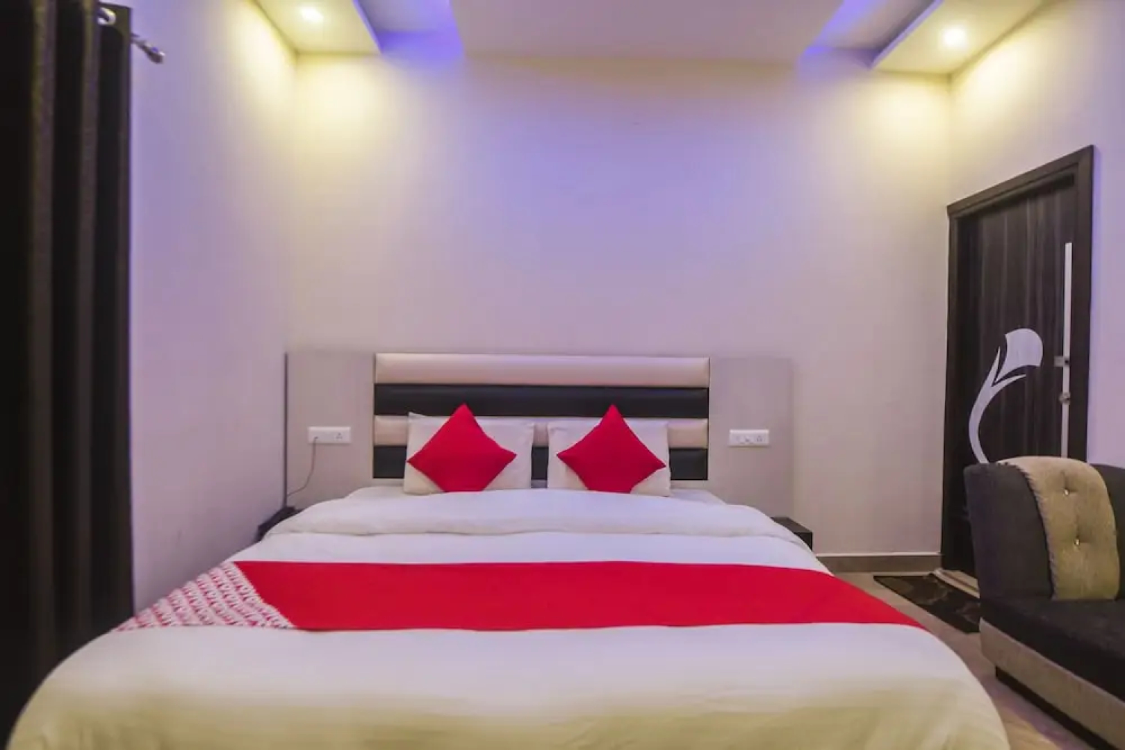 OYO 15428 Hotel Grand Hills