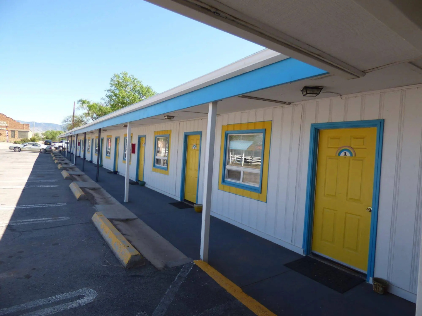 Rainbow Inn & Cottages