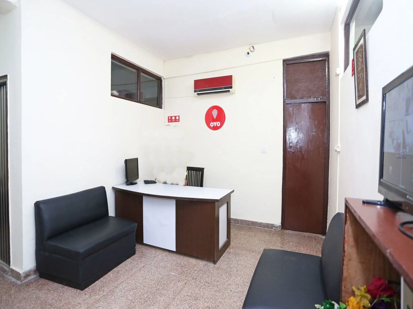 OYO 15929 Comfort Residency