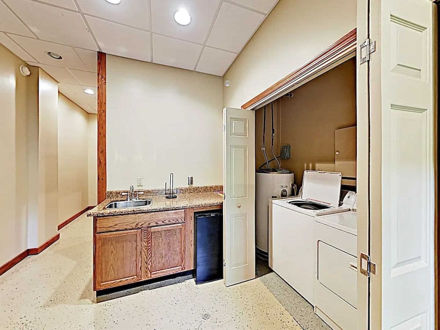 New Listing! Bear Creek On Hogback Lake 3 Bedroom Home