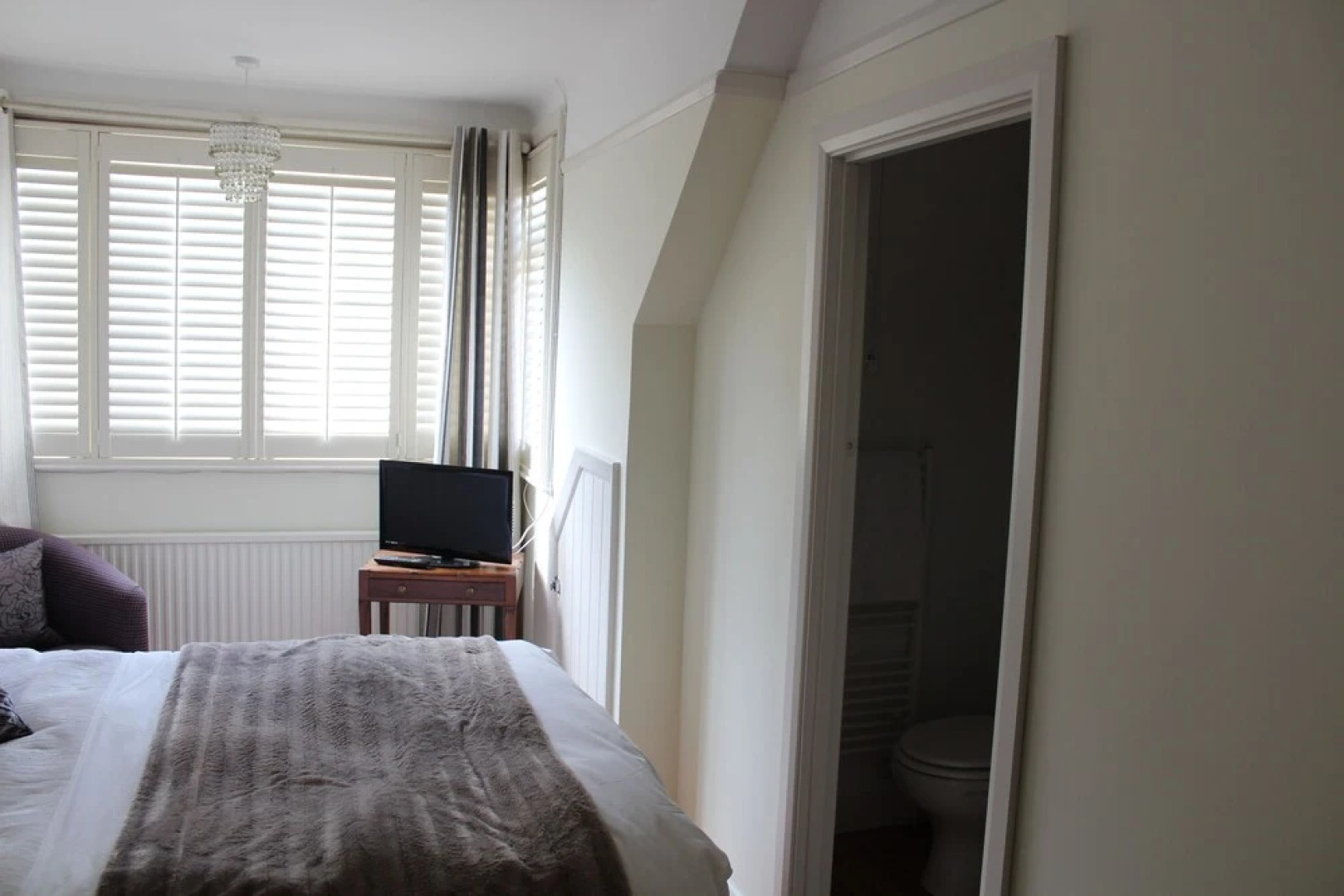 Cranleigh House Bed And Breakfast