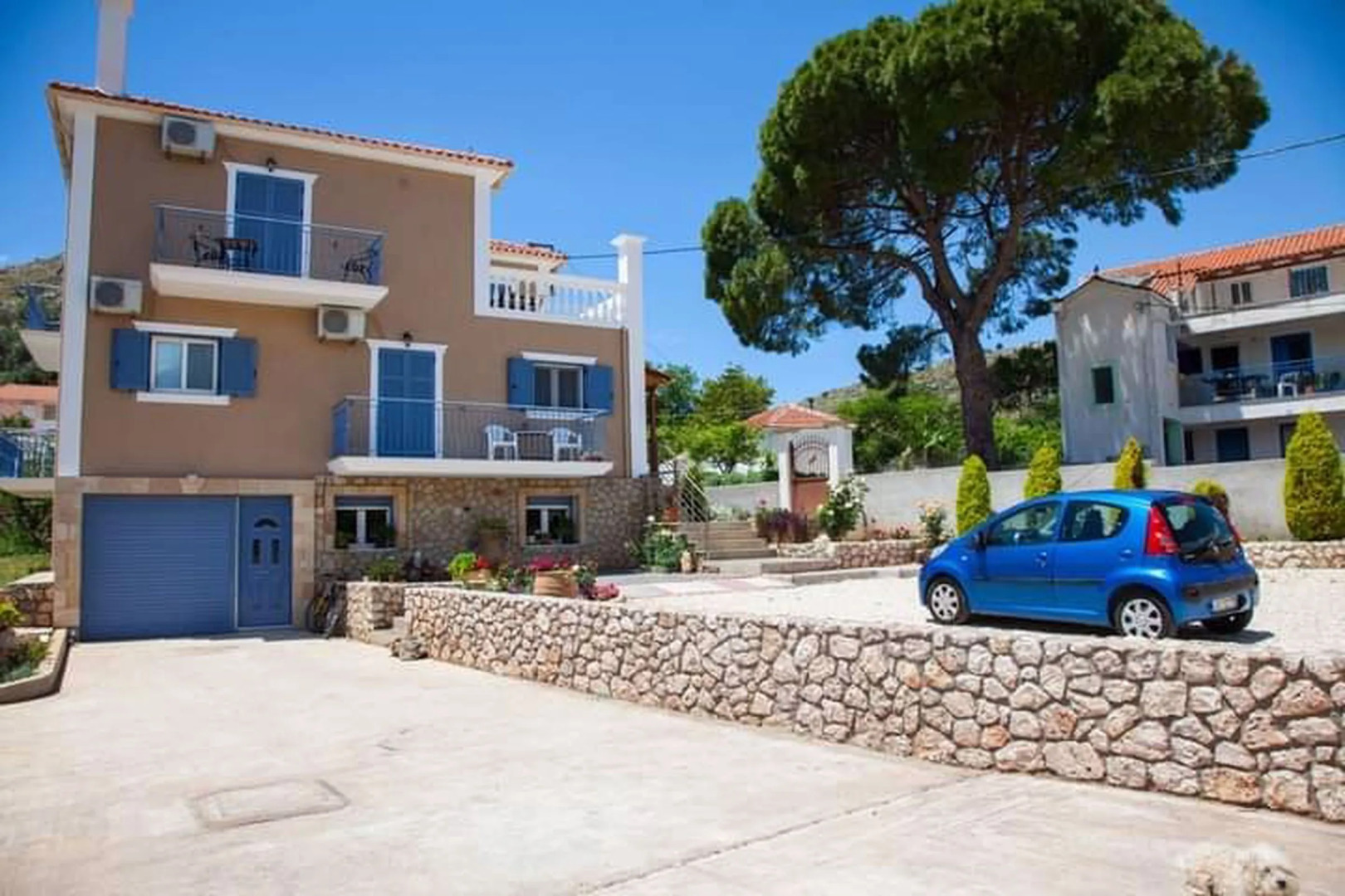 Mandi’s Apartments Aggelos