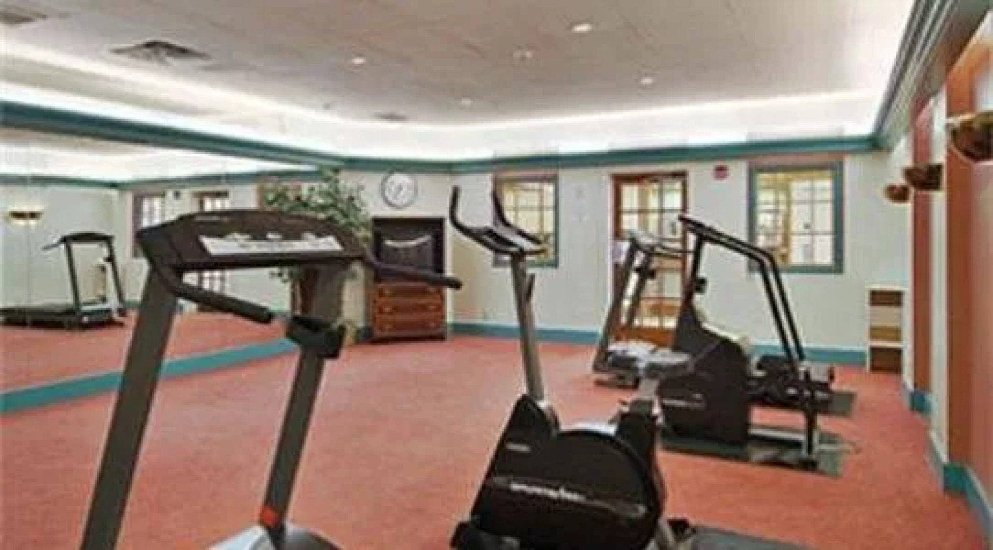 Hotel Suites of America