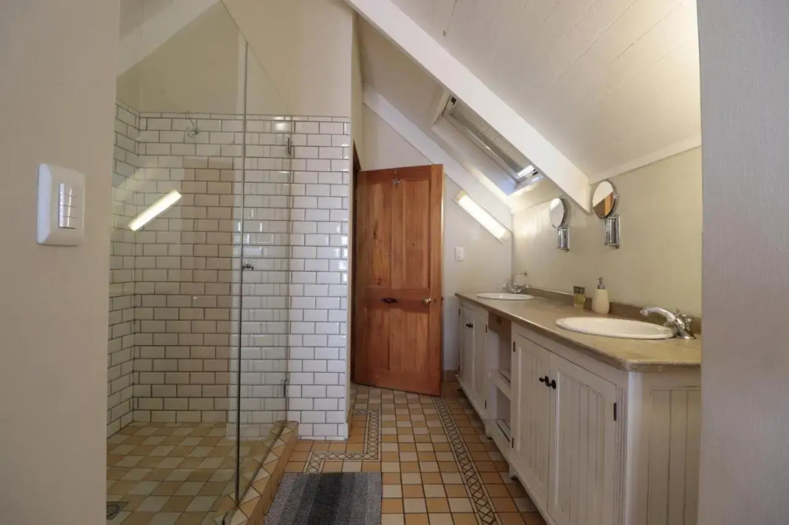 Sea Pearl Holiday Home