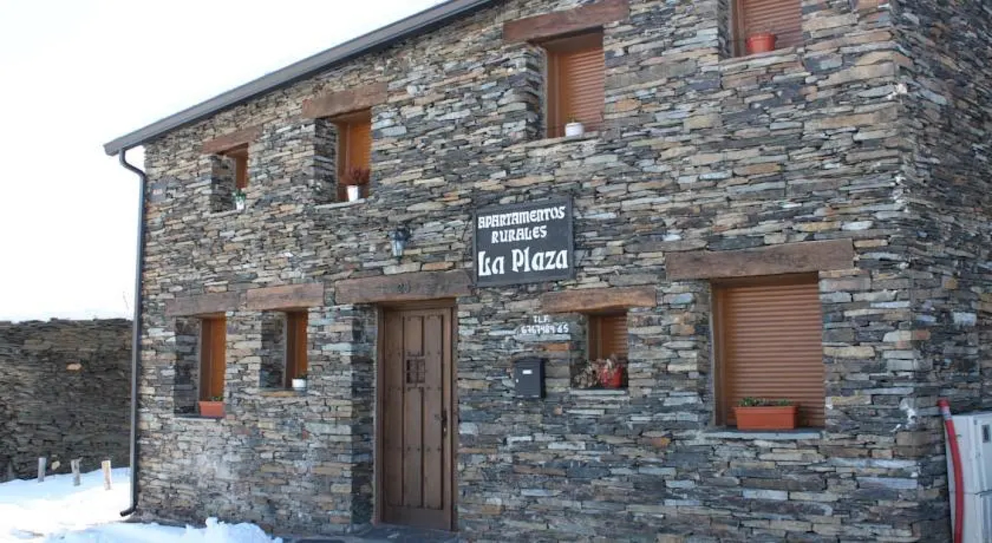 Apartamentos La Plaza