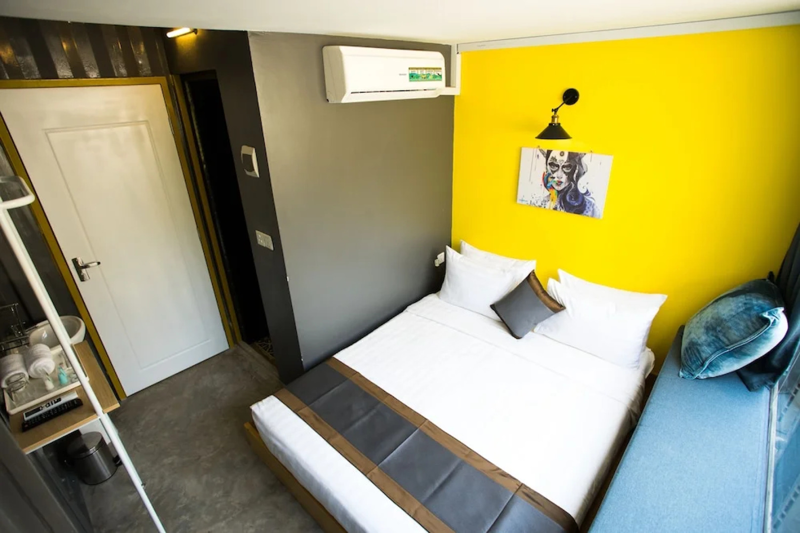 White Rabbit Hostel - Adults Only