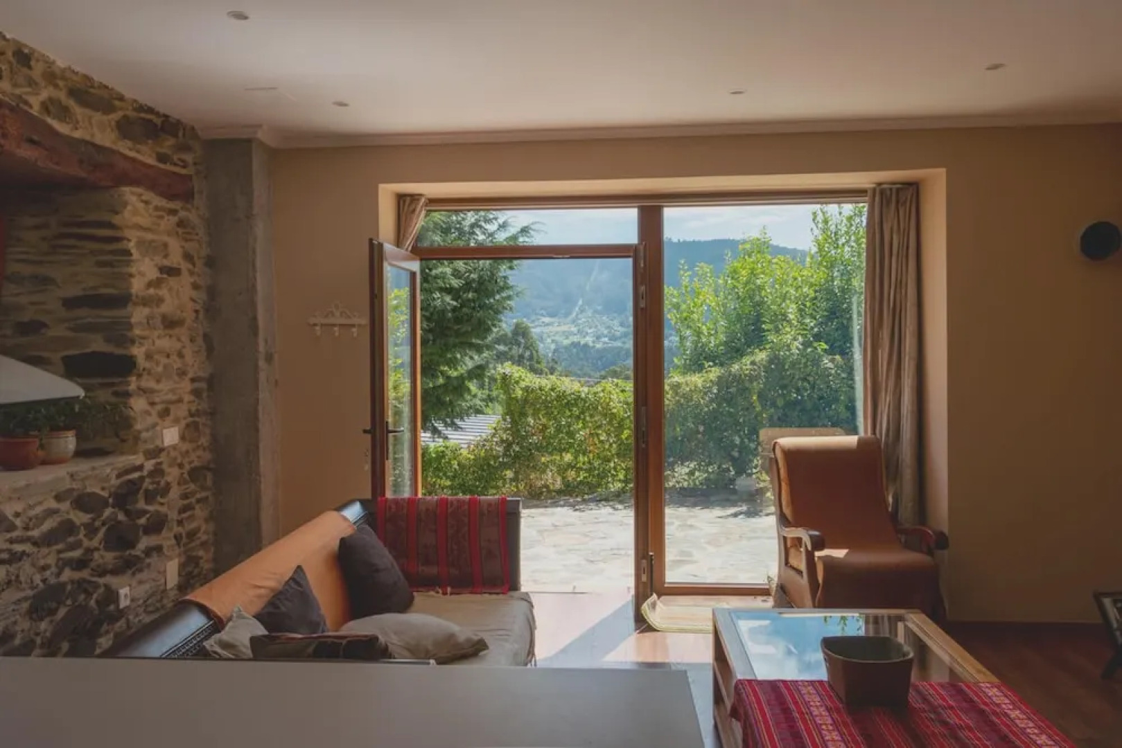 Apartment With 3 Bedrooms in Viveiro, With Wonderful Mountain View, Terrace and Wifi Near the Beach