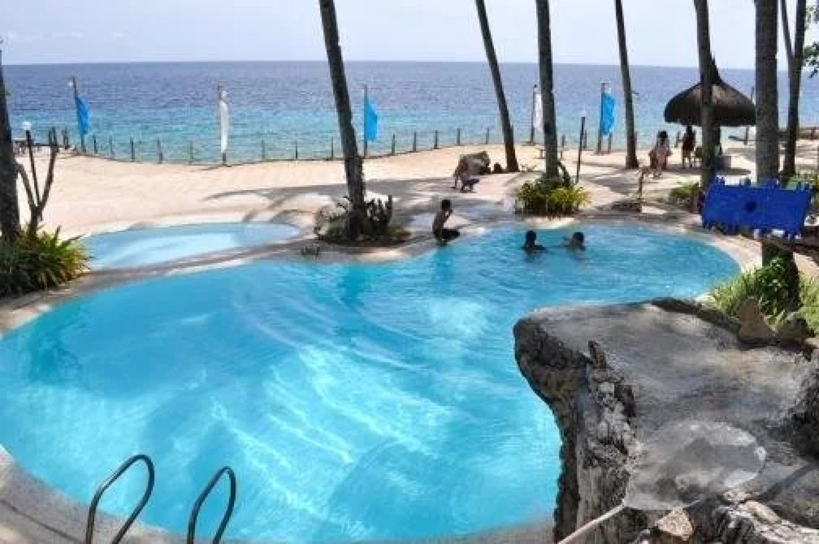 Cebu Club Fort Med Resort