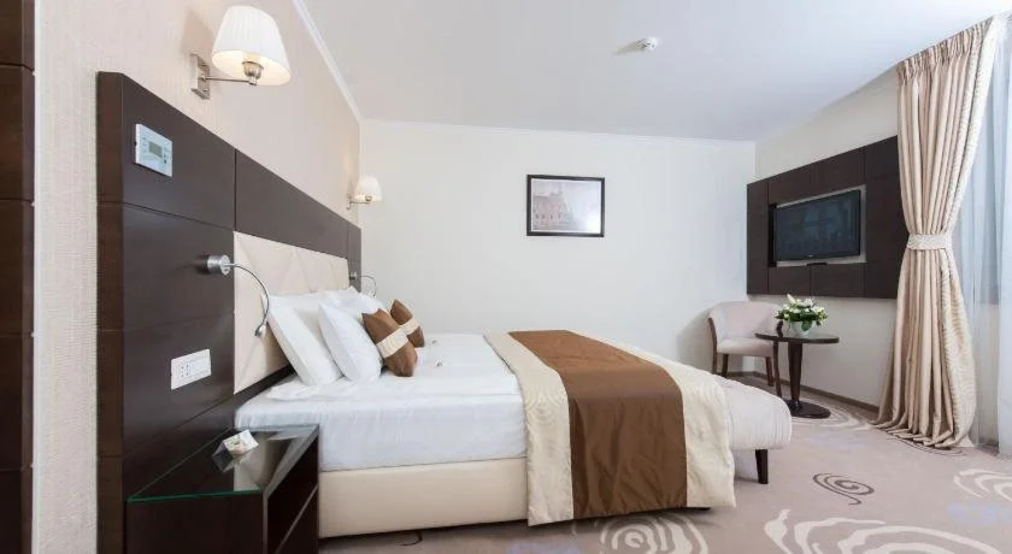 Hotel Coroana de Aur