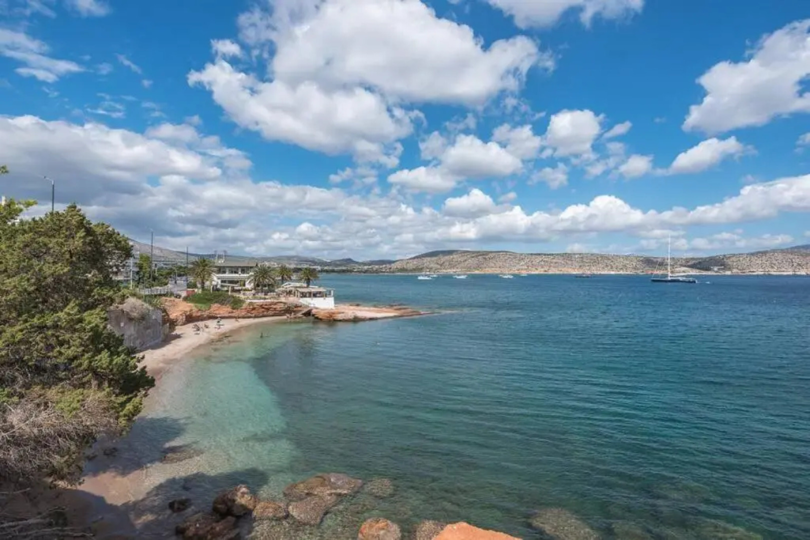 Seaside 2BR apartment in Varkiza 2mins walk from beach