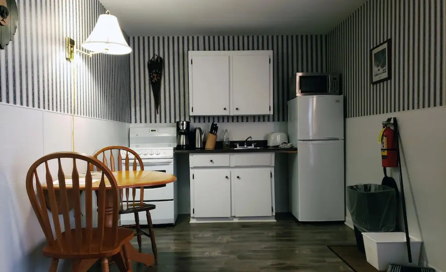 The Mountain View Motel & Cottages