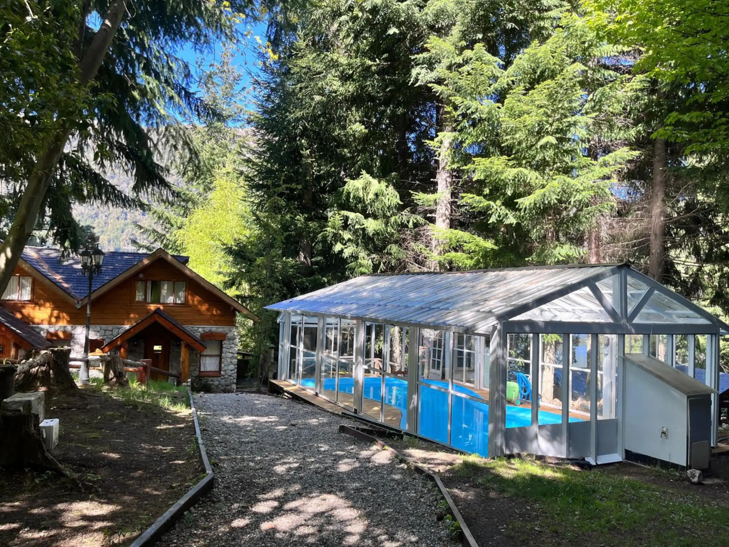 BOG Le Pommier - Cabañas con vista al Lago y piscina climatizada