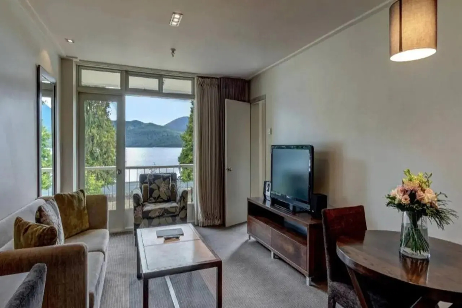 Distinction Te Anau Hotel And Villas