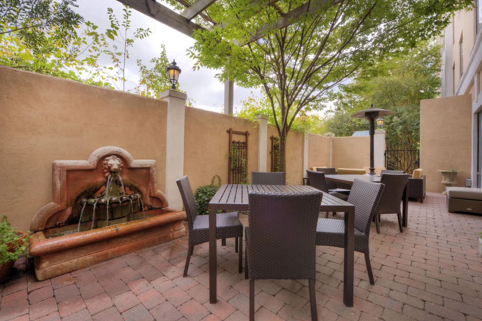 Courtyard by Marriott Raleigh Crabtree Valley