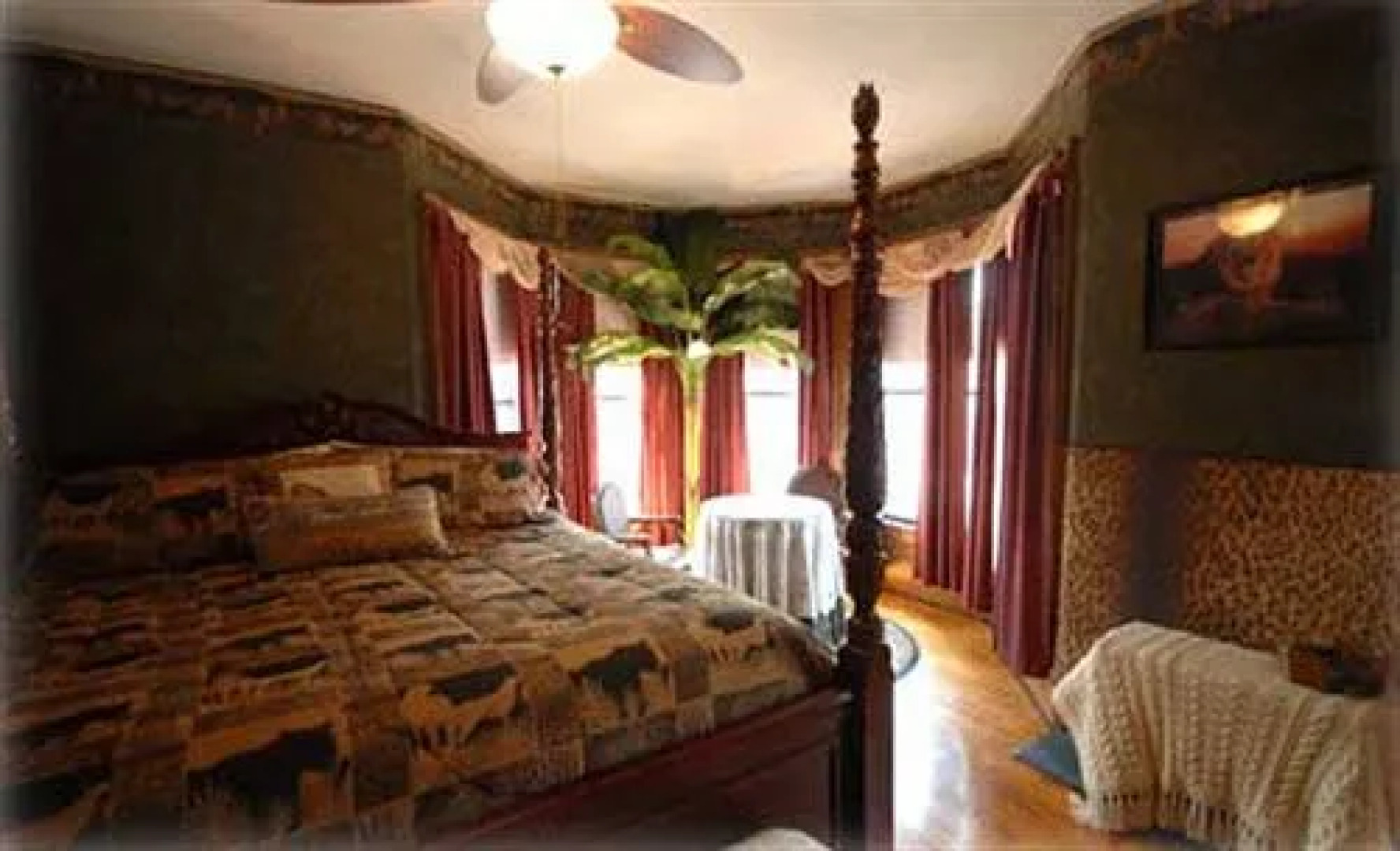 The Lion and The Rose Bed & Breakfast