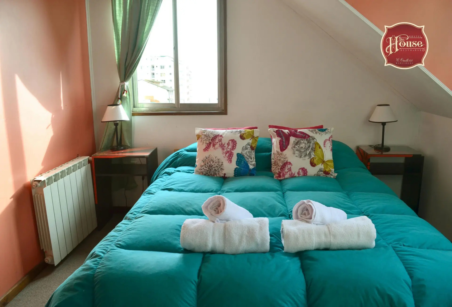 The House Hostel Resto & Bar Bariloche