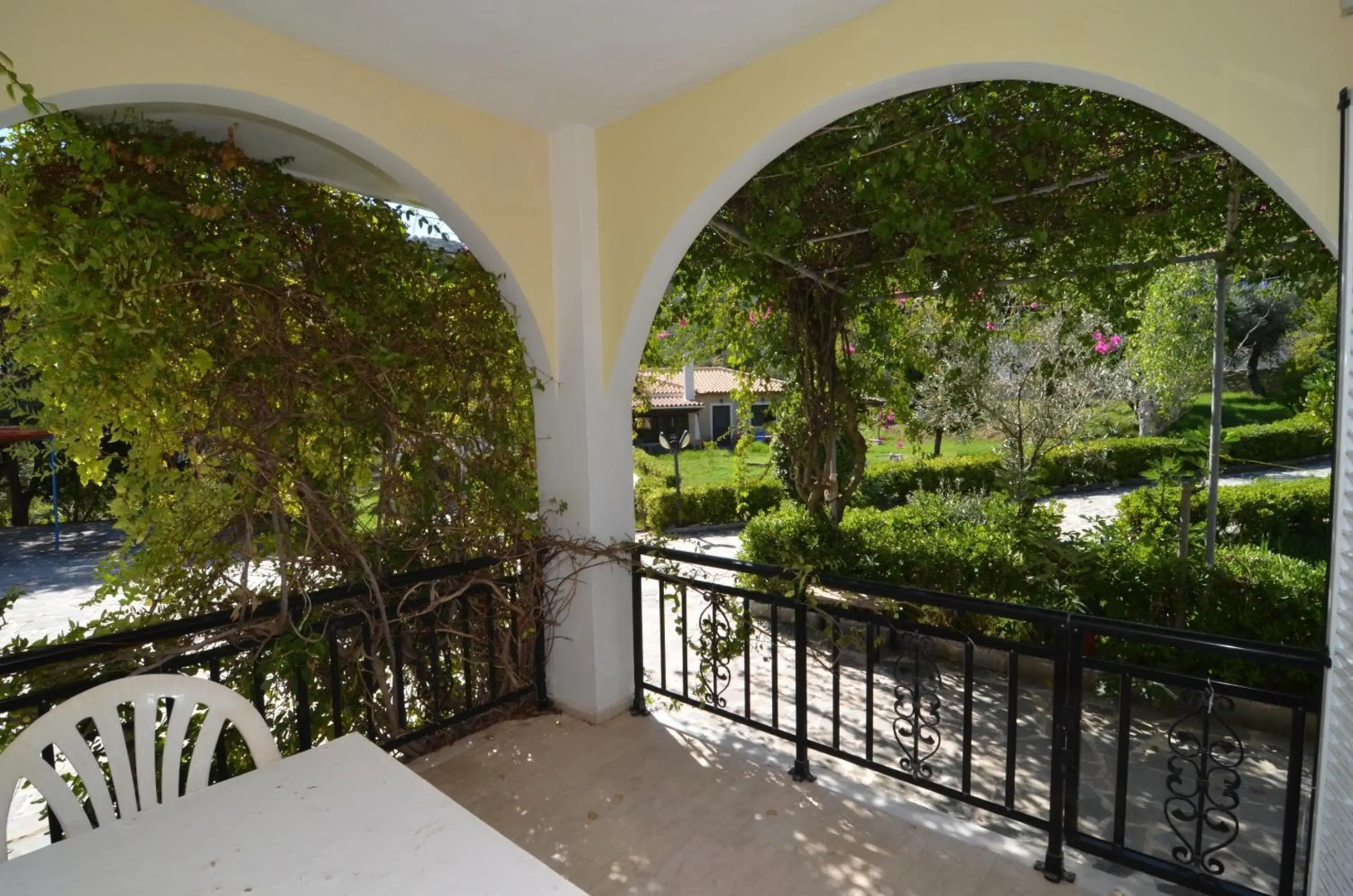 Fiore Hill Sea View Studios