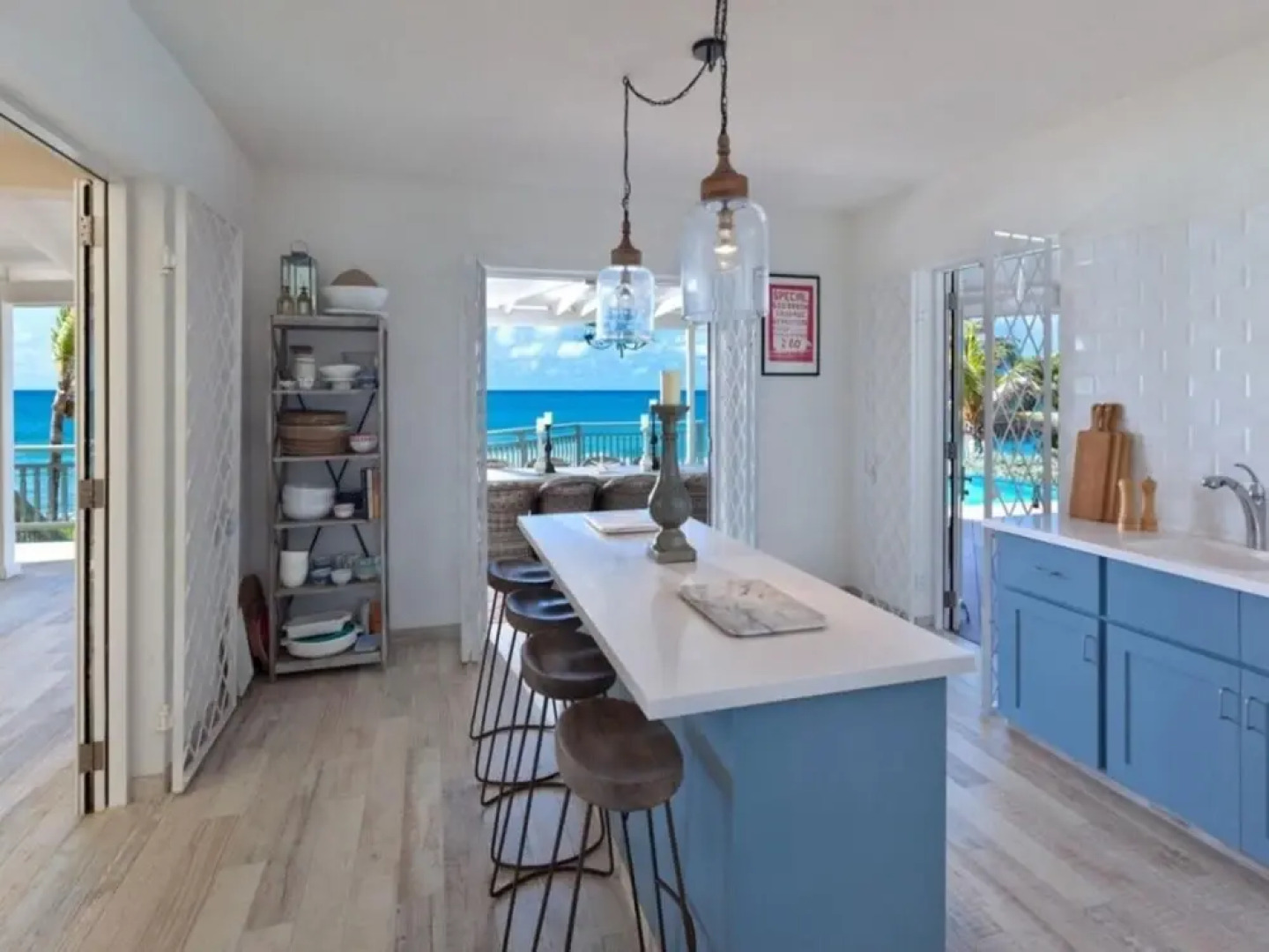 Sunny Vacation Villa 11