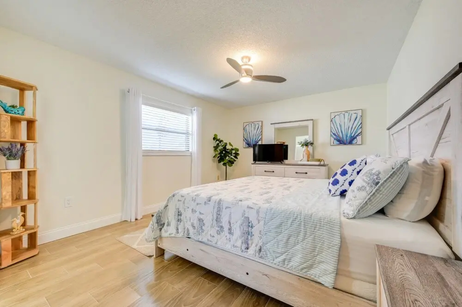 Port Richey Home w/ Pool, Near Beach Park!