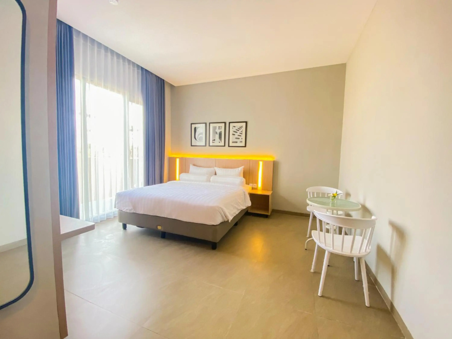 Front One King Hotel Tuban