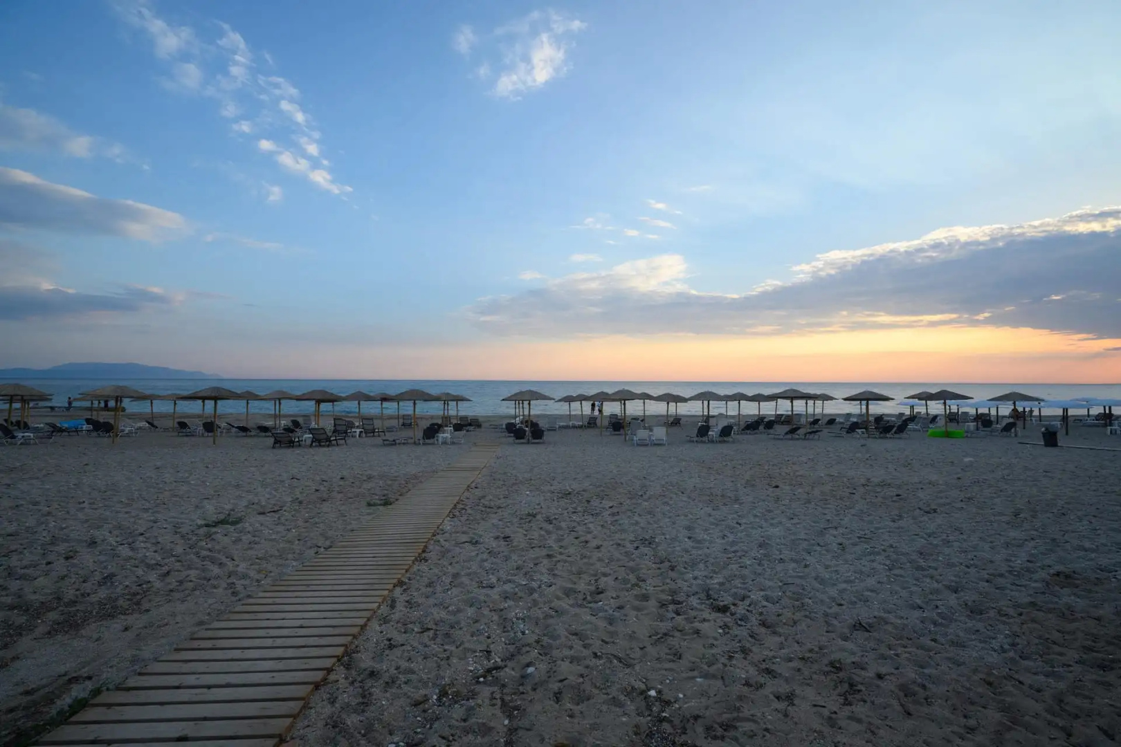 Ninos Grand Beach Hotel & Resort