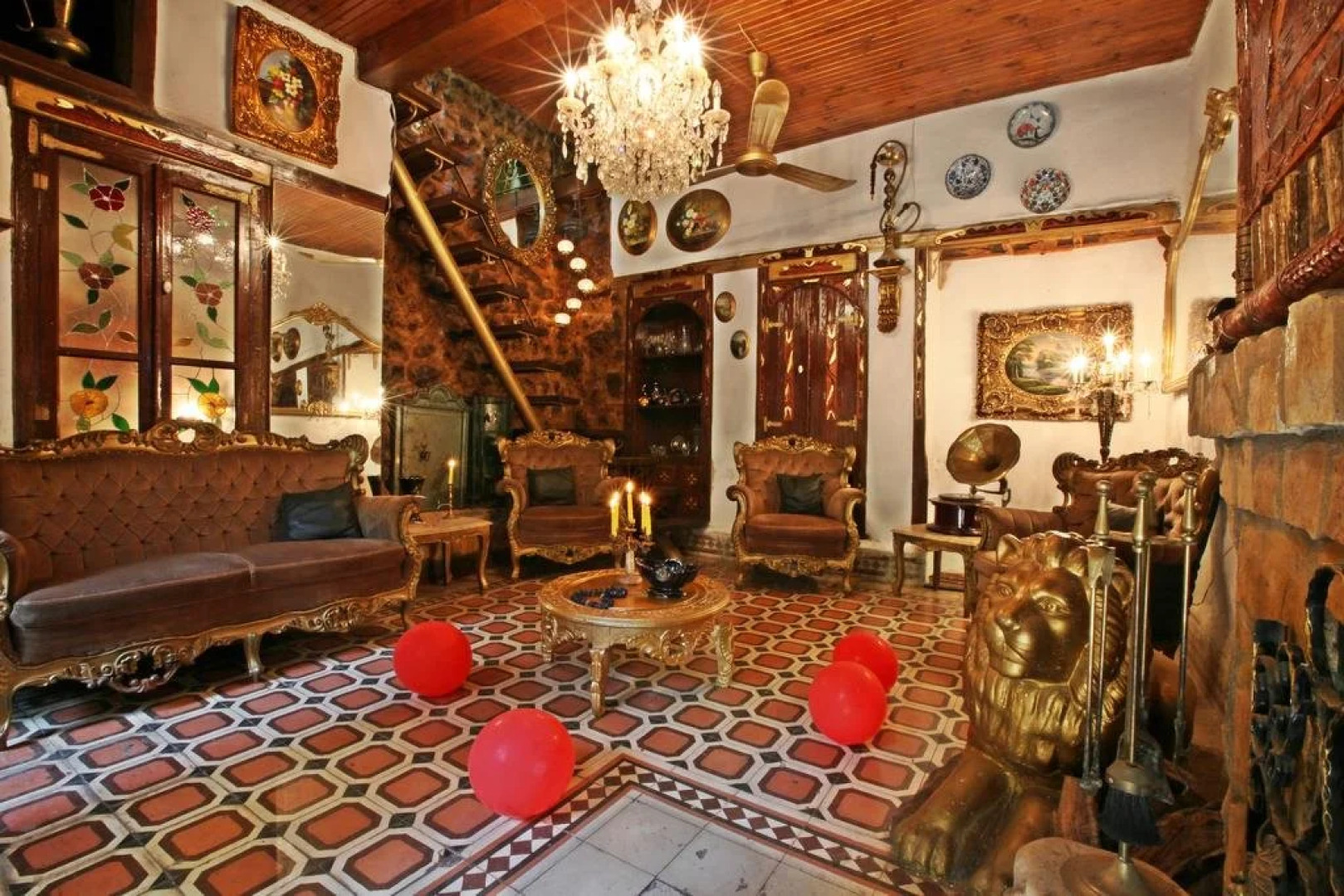 Antique Celtik House