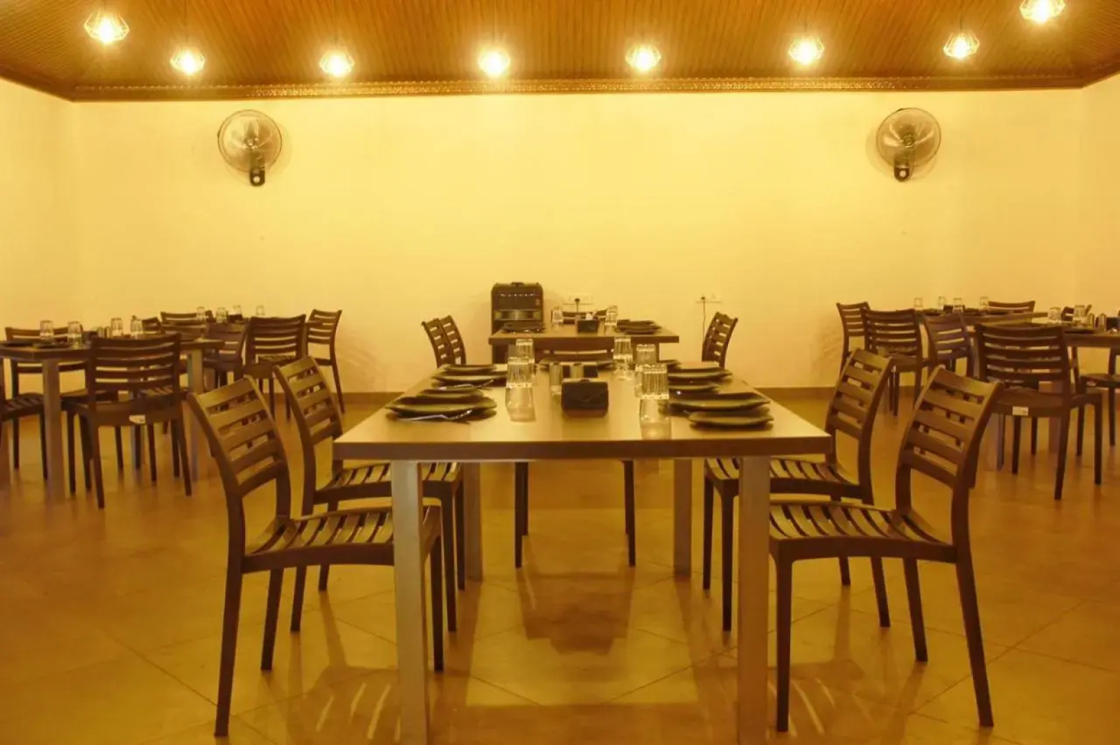 D Clouds Pure Veg, Gaganbawada