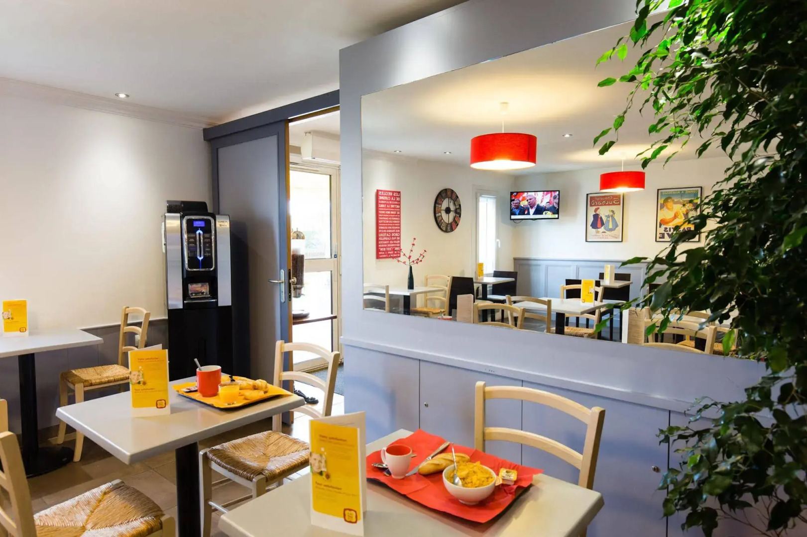 Kyriad Direct Orleans Ouest