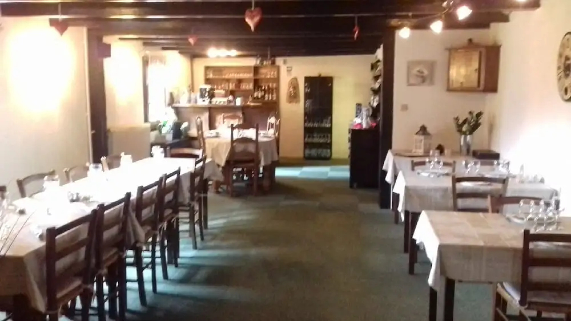 Ferme auberge à la colline