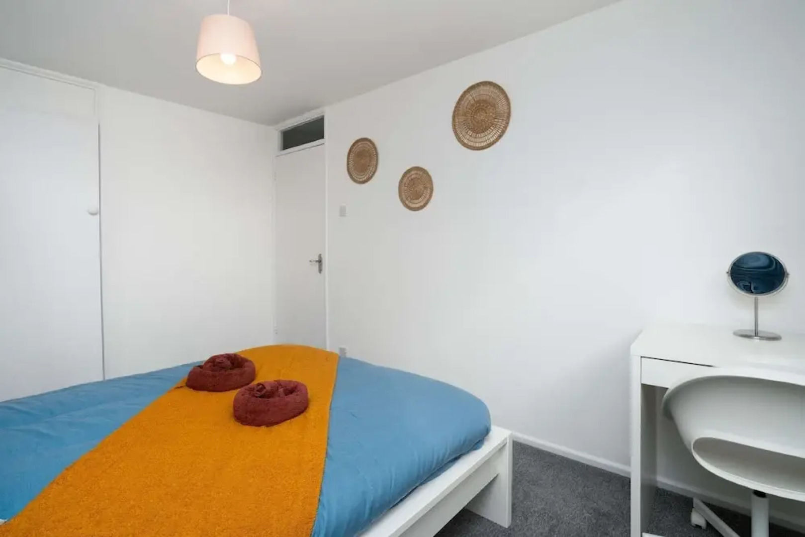 Spacious - 3 Bed - Free Parking