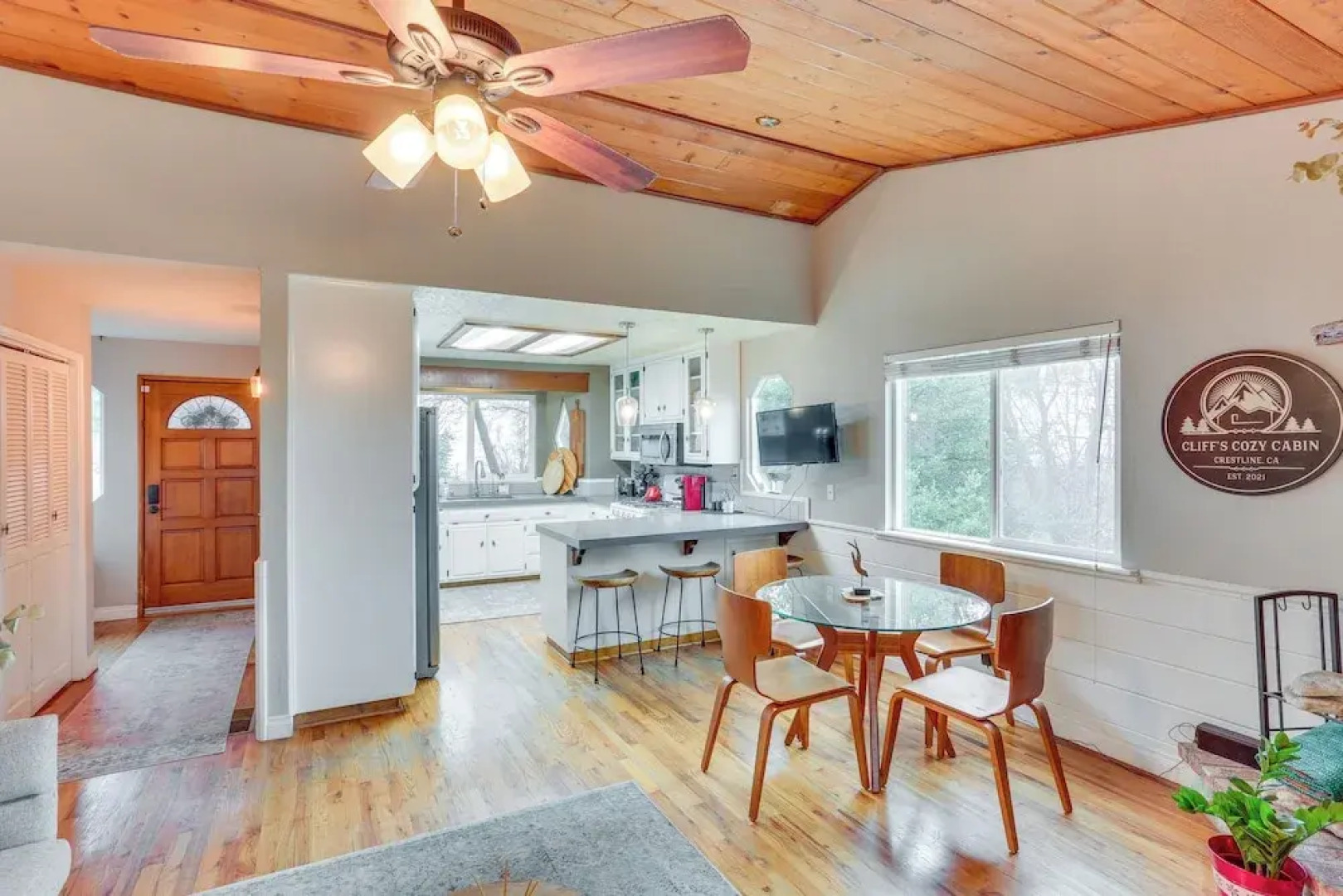 Mid-century Mod Cottage, Steps to Lake Gregory!